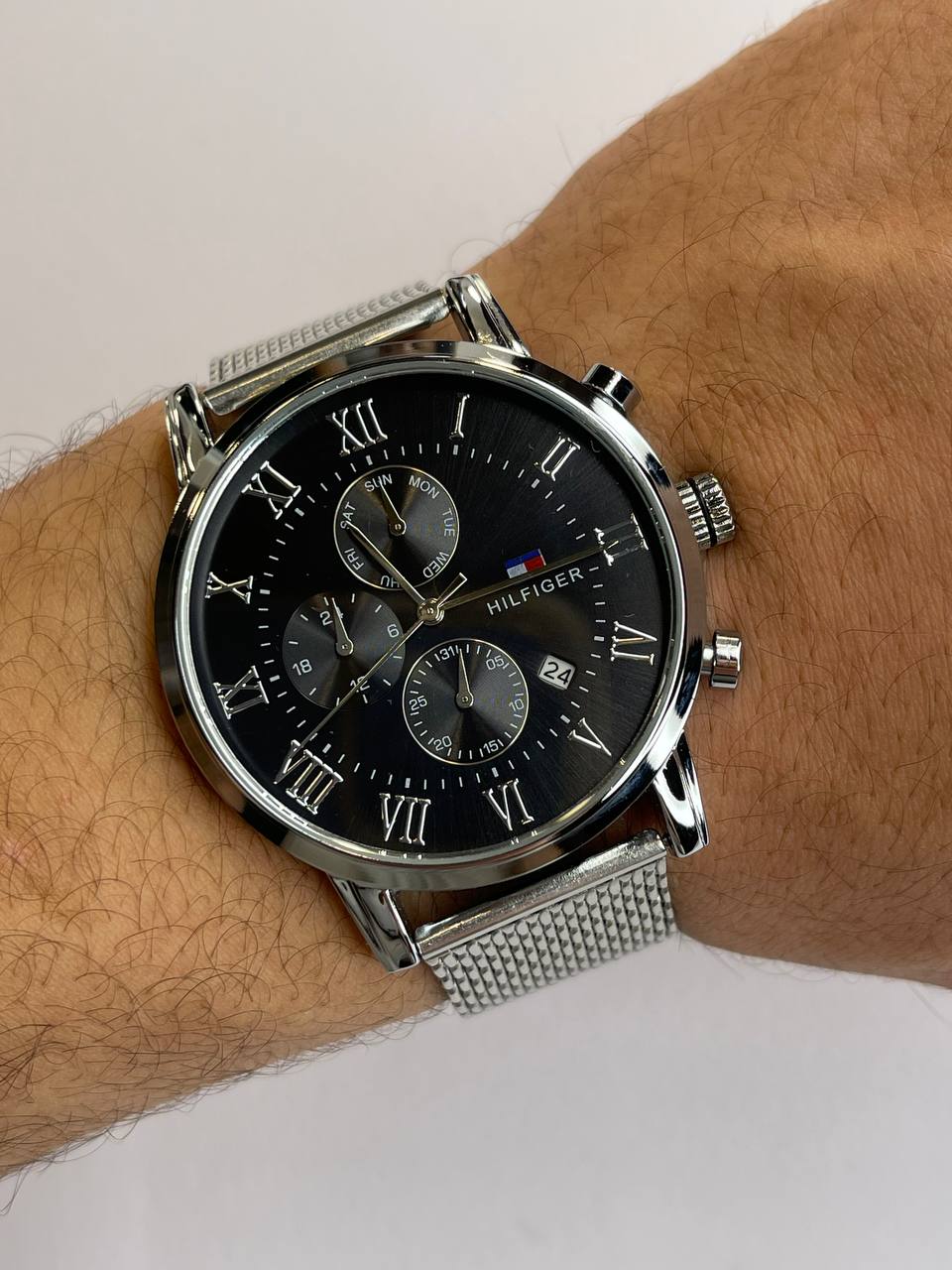 Tommy–Silver Mesh Strap Black Dial